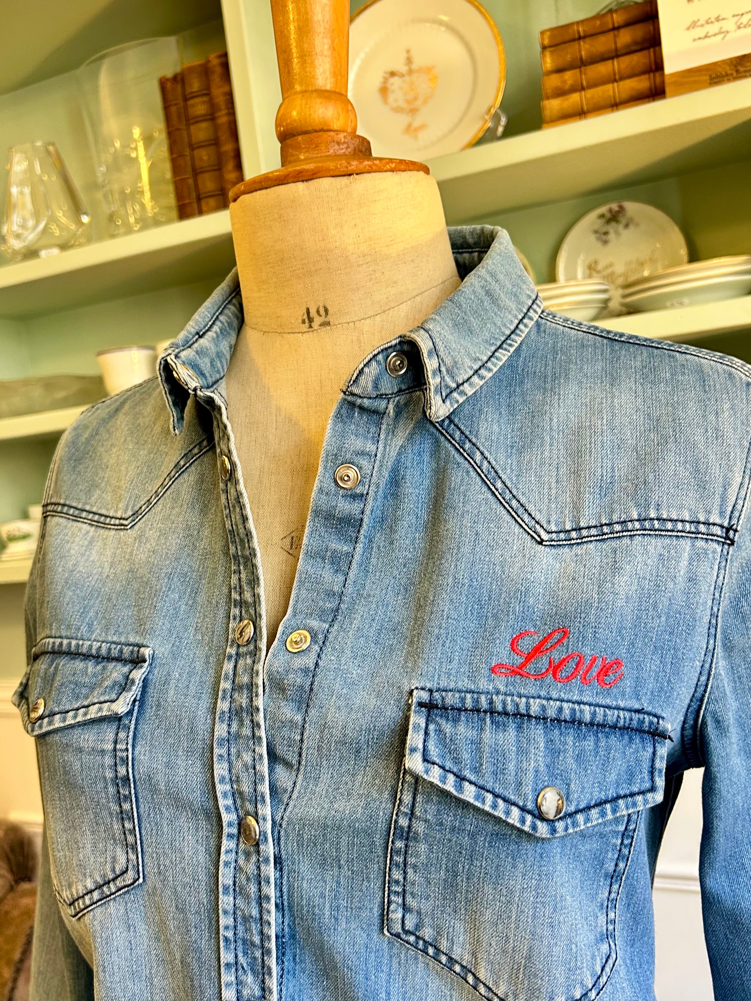Chemise en jean « Love » N°0095