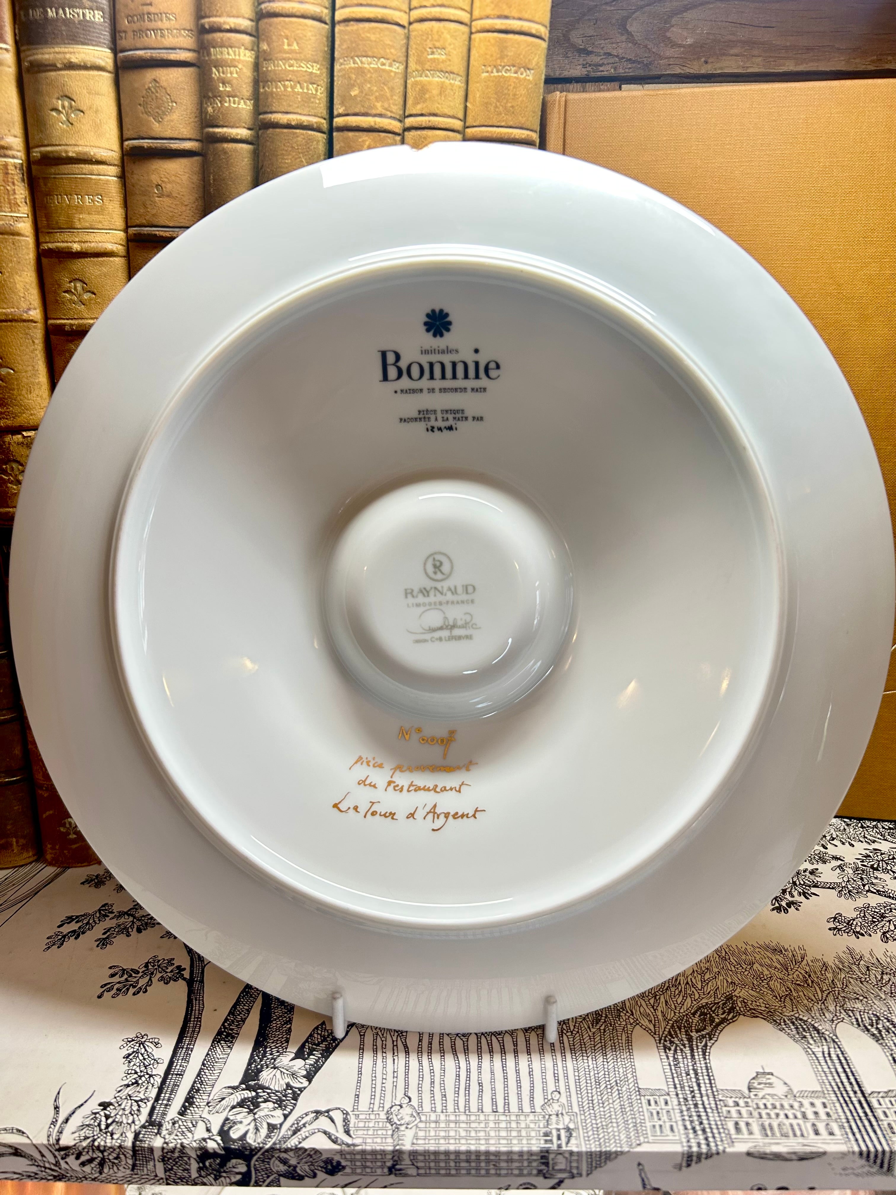Assiette de présentation du restaurant La Tour d’Argent - N°0007