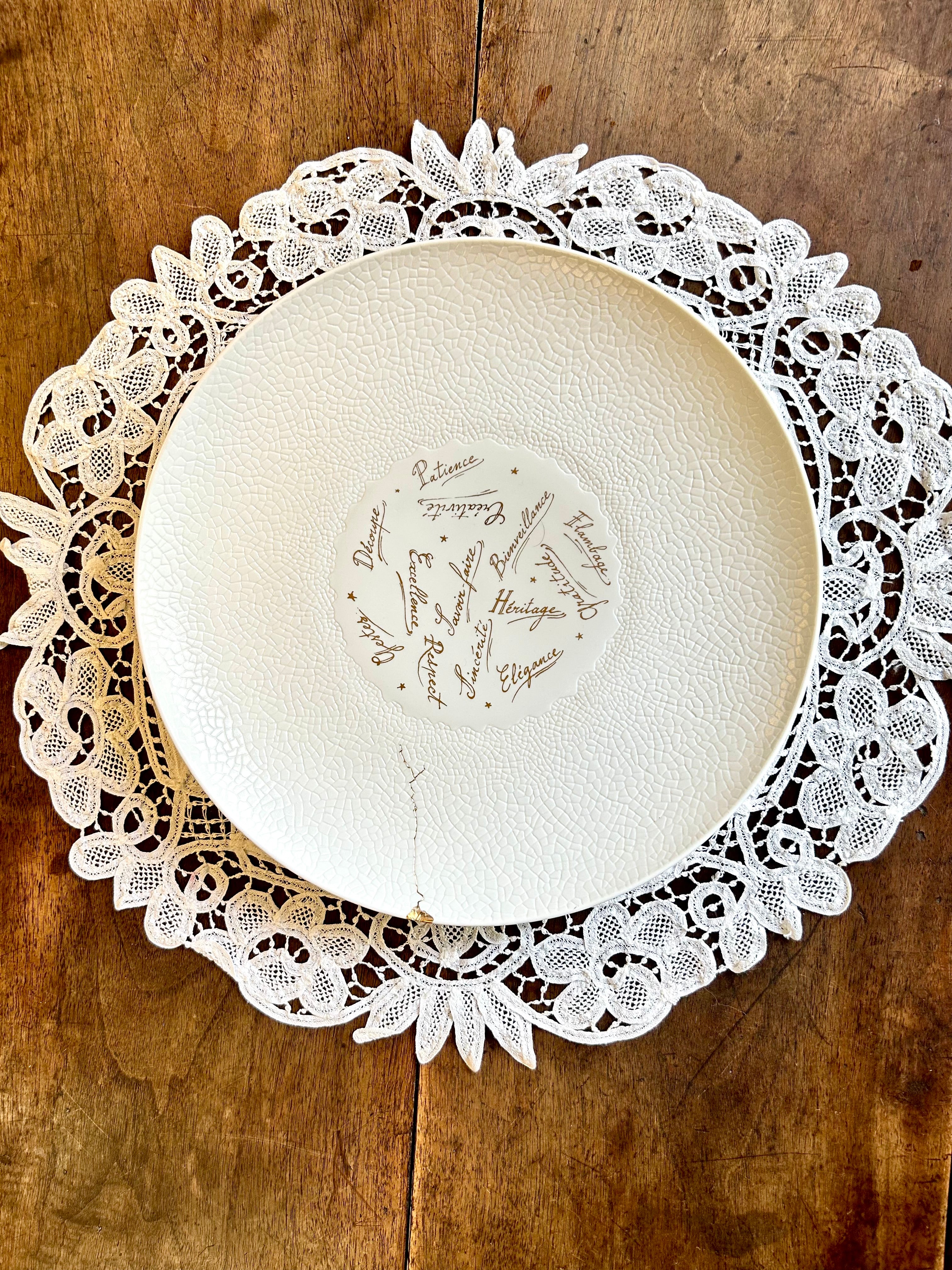 Assiette plate du restaurant La Tour d’Argent - N°0501