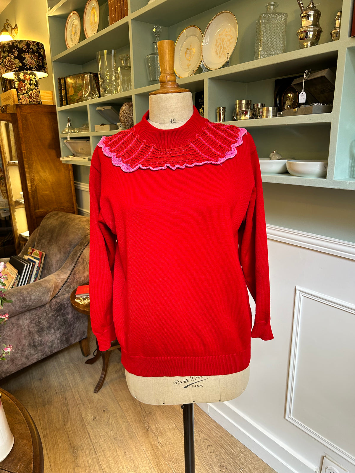 Pull encolure « Fraise » N°0004