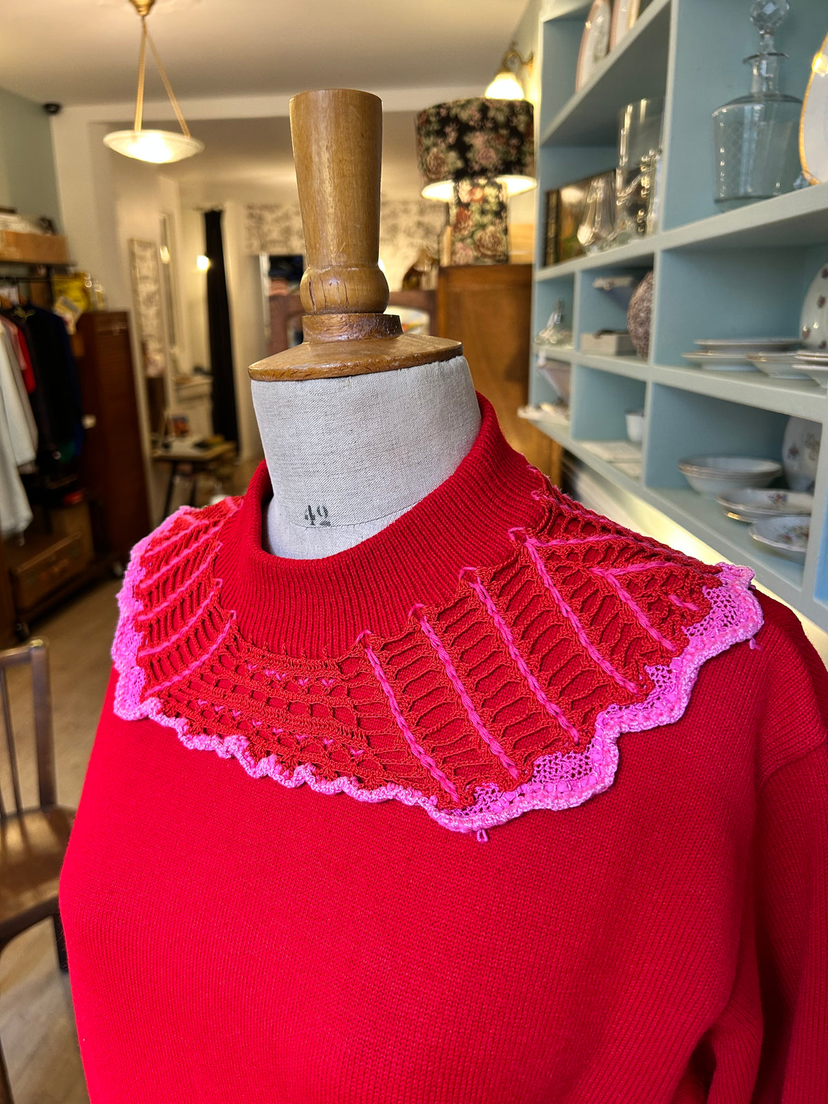 Pull encolure « Fraise » N°0004