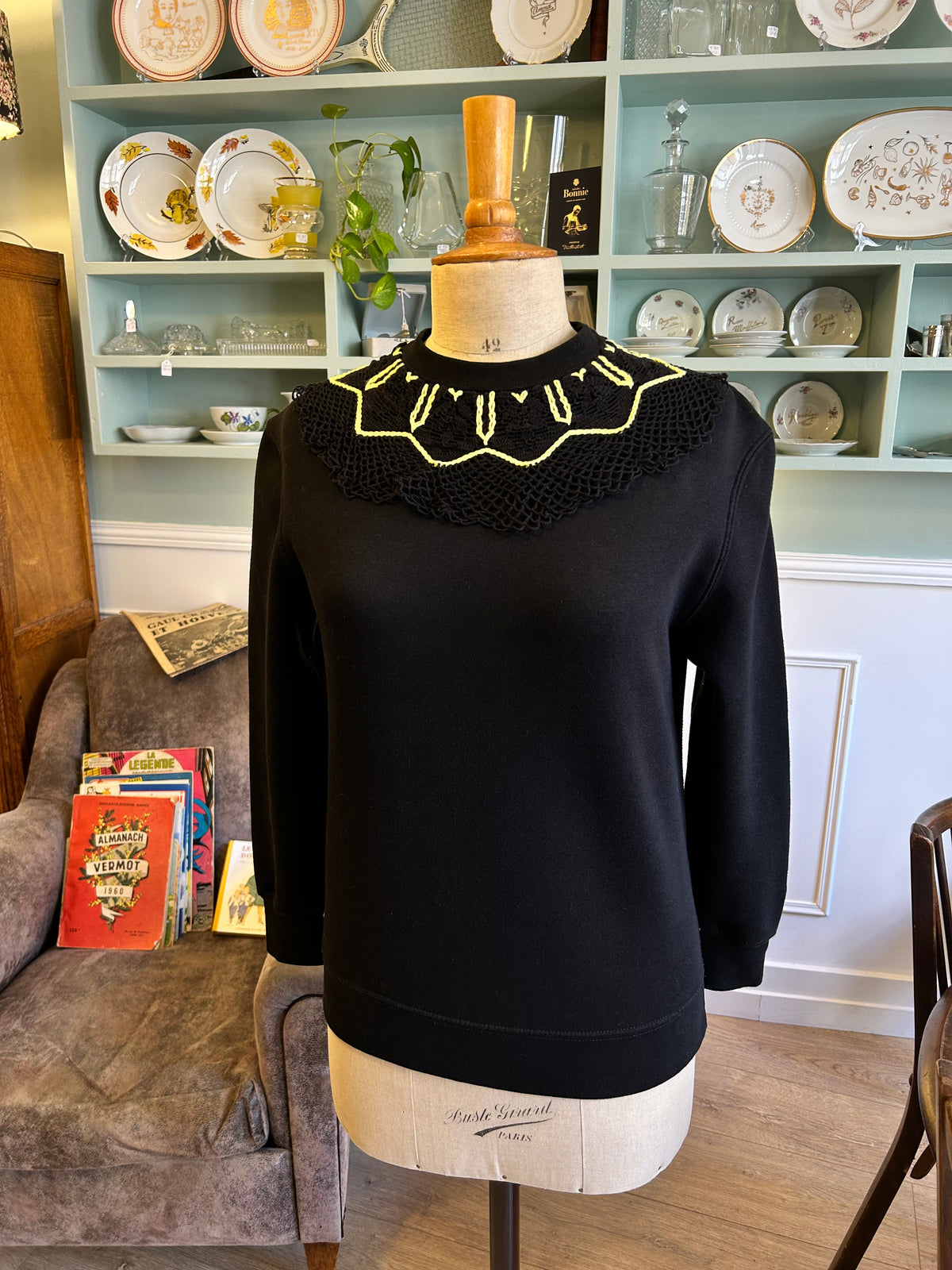 Sweat encolure « Fraise » N°0007